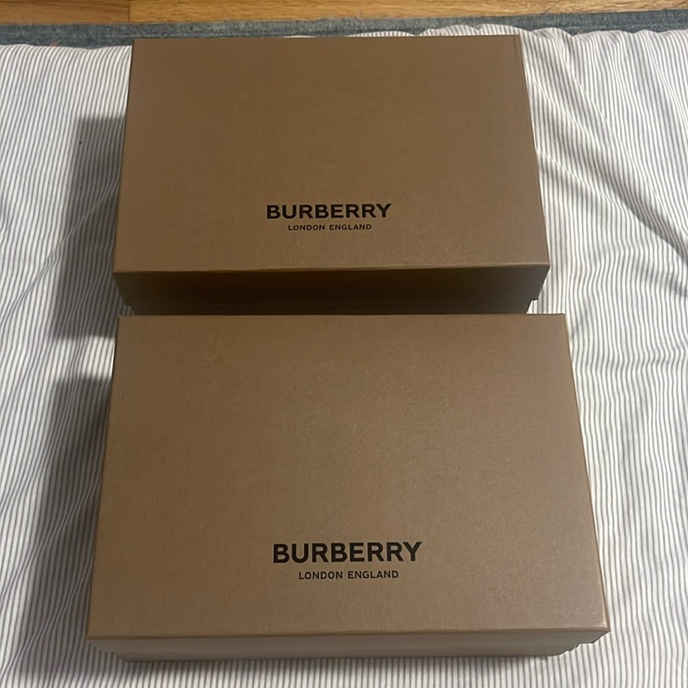 Burberry 2 empty box